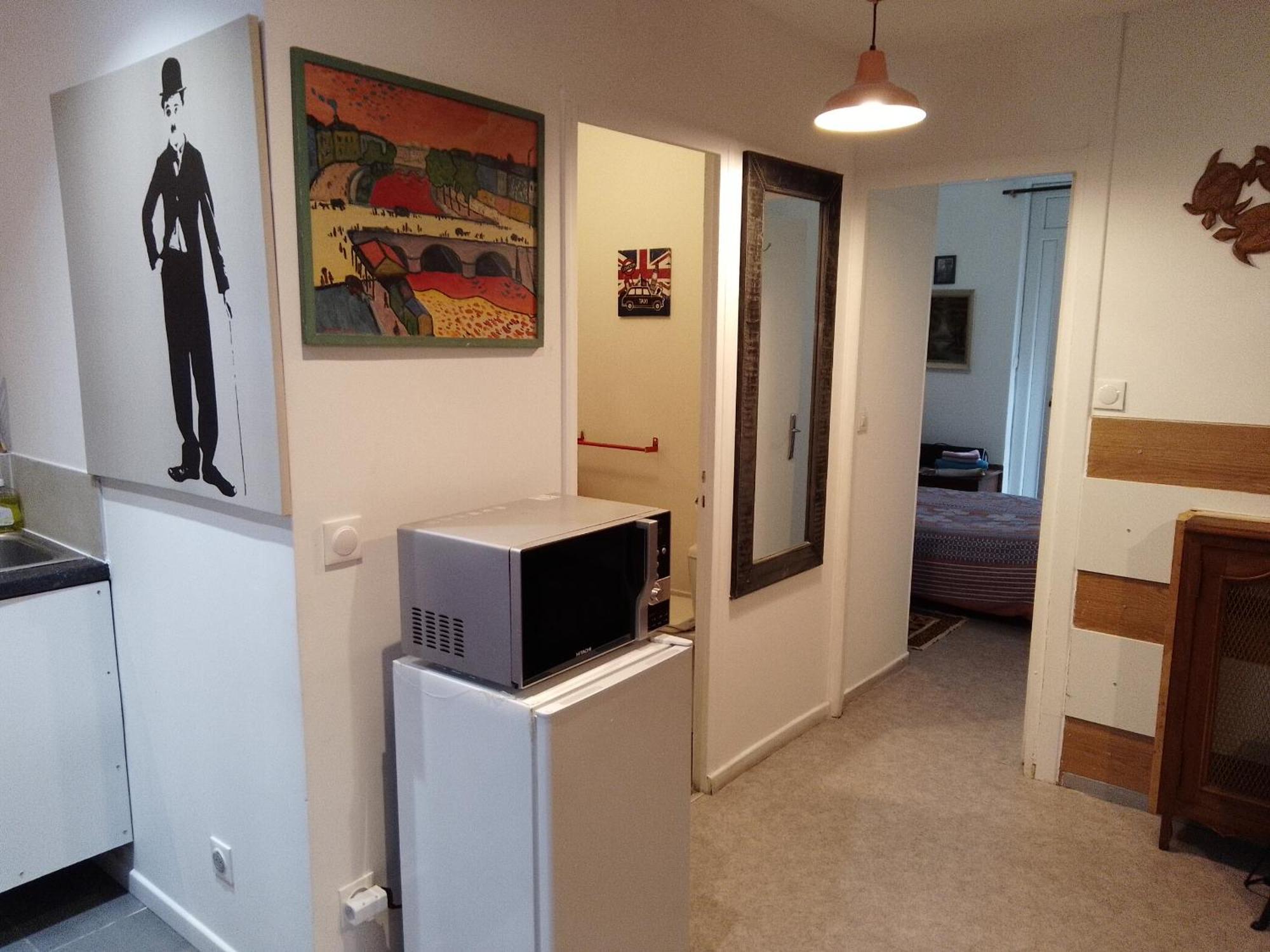 פריז Guesthouse Familial Pour 2,3,4 Personnes De 44M2- Accessible Handic -Rez De Chaussee-Vues Sur Rue Et Patio Prive - Sejour, Chambre Separee-Cuisine,Salle De Bain,Lit Double Et Canape-Lit 2Pers-Entree De La Rue Berzelius-5 Minutes Du Metro Brochant-Lig מראה חיצוני תמונה